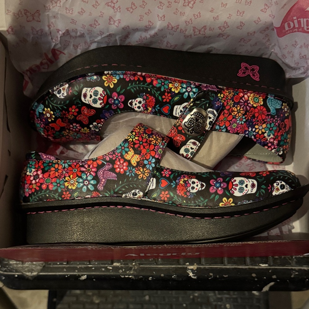 Leather Alegría Paloma Ofrenda Colorful Day of the Dead Skull Women's Mules